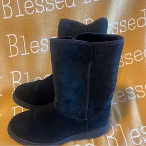 ugg amie Black Leather Suede Slip On Boots Size 8.5 Excellent